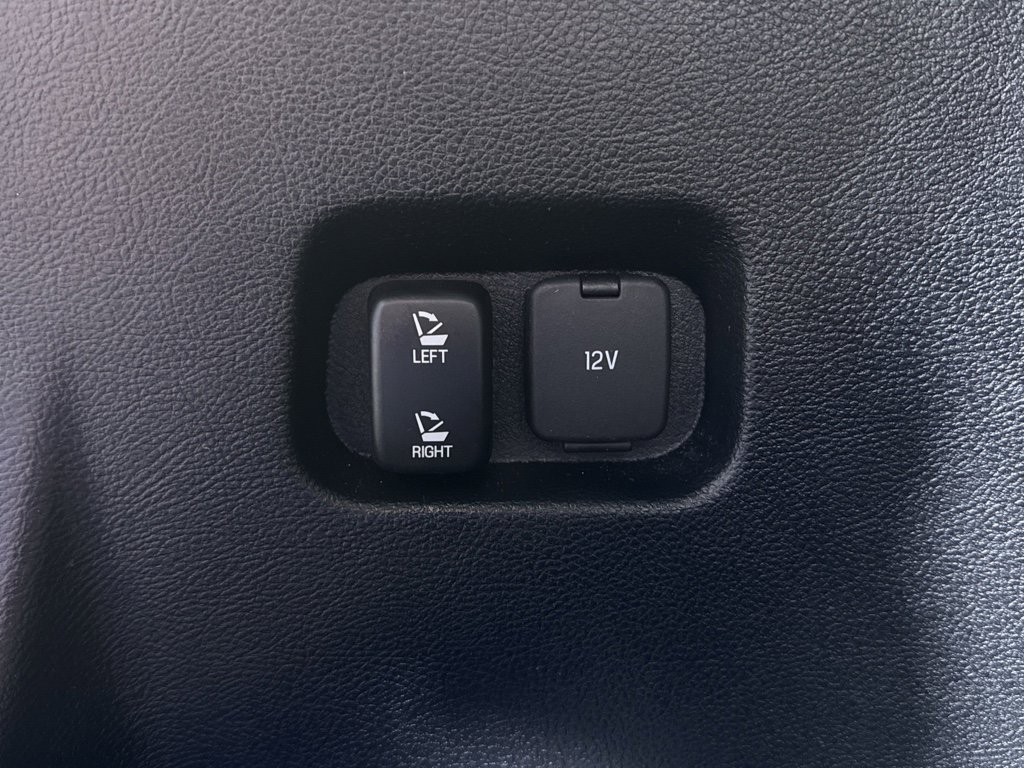 Certified 2022 Ford Edge Titanium w/ Equipment Group 301A image 8