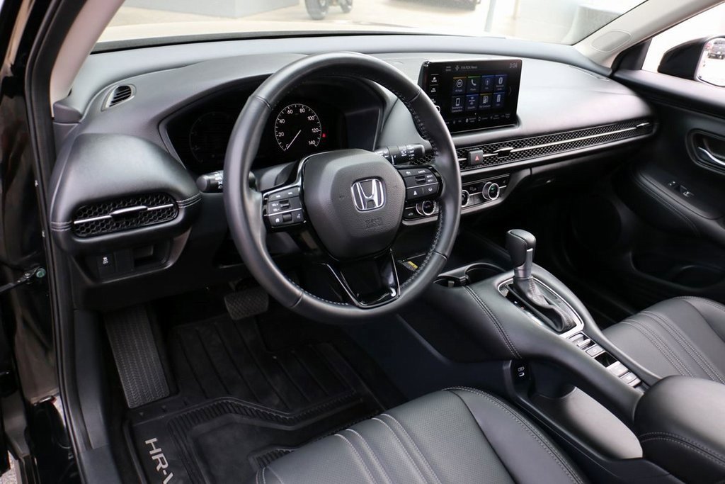 Used 2025 Honda HR-V EX-L image 16