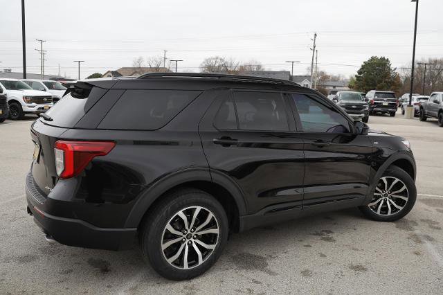 Certified 2022 Ford Explorer ST-Line w/ Class IV Trailer Tow Package image 3
