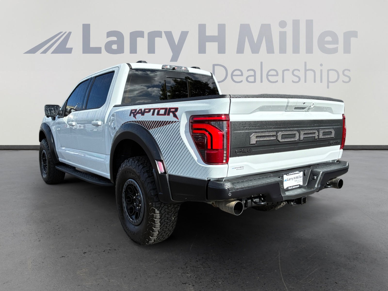 Certified 2025 Ford F150 Raptor AWD/4WD image 3