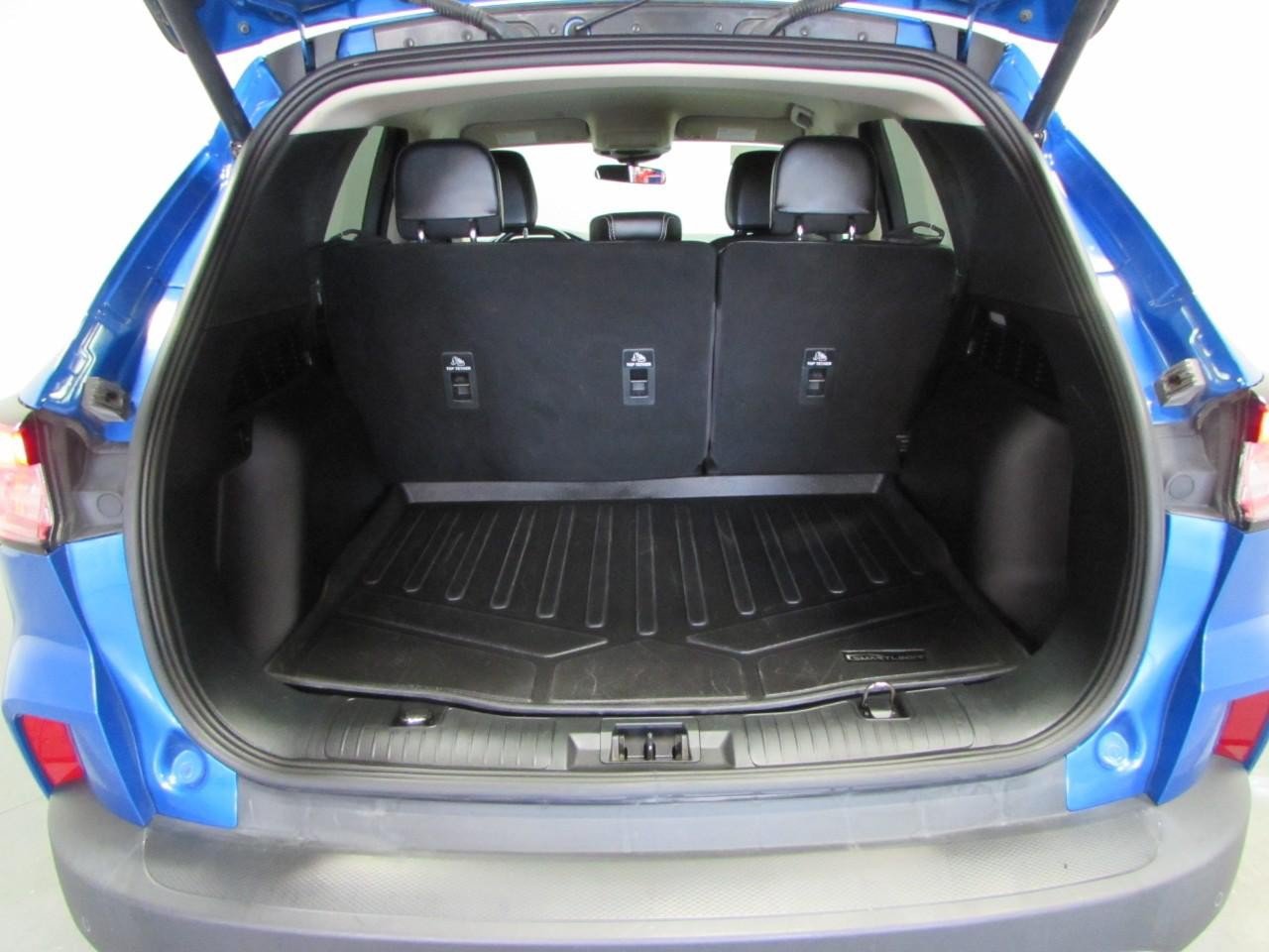 Certified 2020 Ford Escape SEL FWD image 11