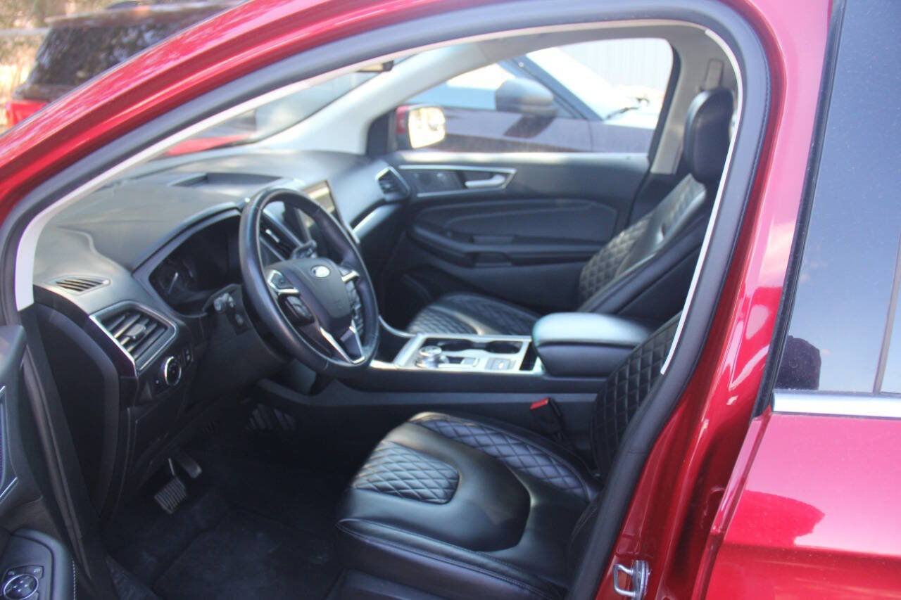 Certified 2024 Ford Edge Titanium AWD/4WD image 23