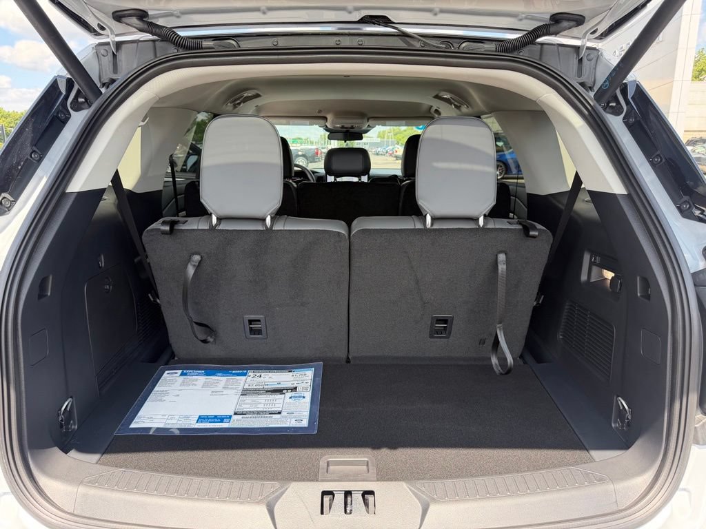 Certified 2026 Ford Explorer Active w/ Active Comfort Package RWD image 29