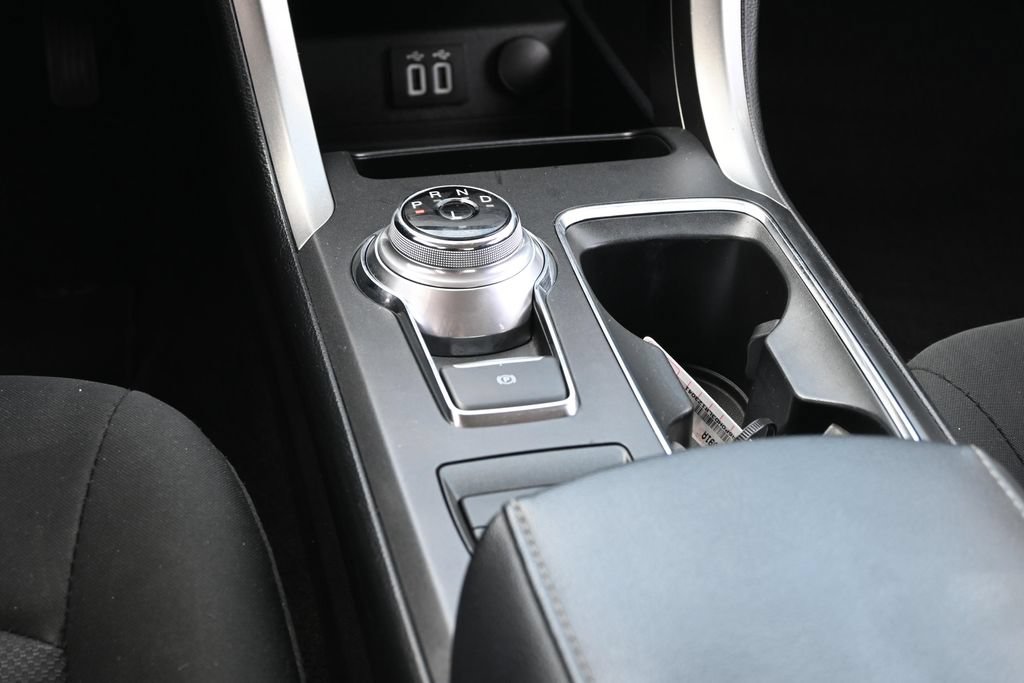 Certified 2020 Ford Fusion SE FWD image 28