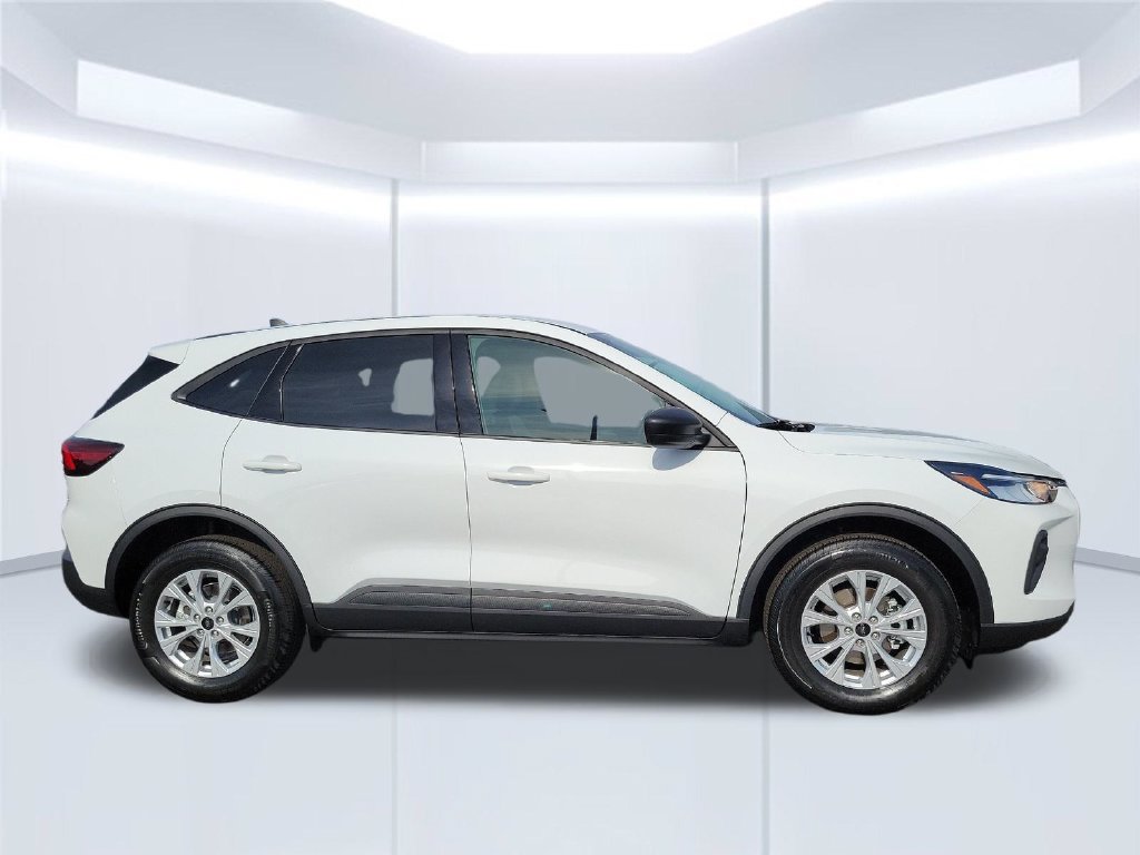 Certified 2026 Ford Escape Active w/ Cold Weather Package AWD/4WD image 4