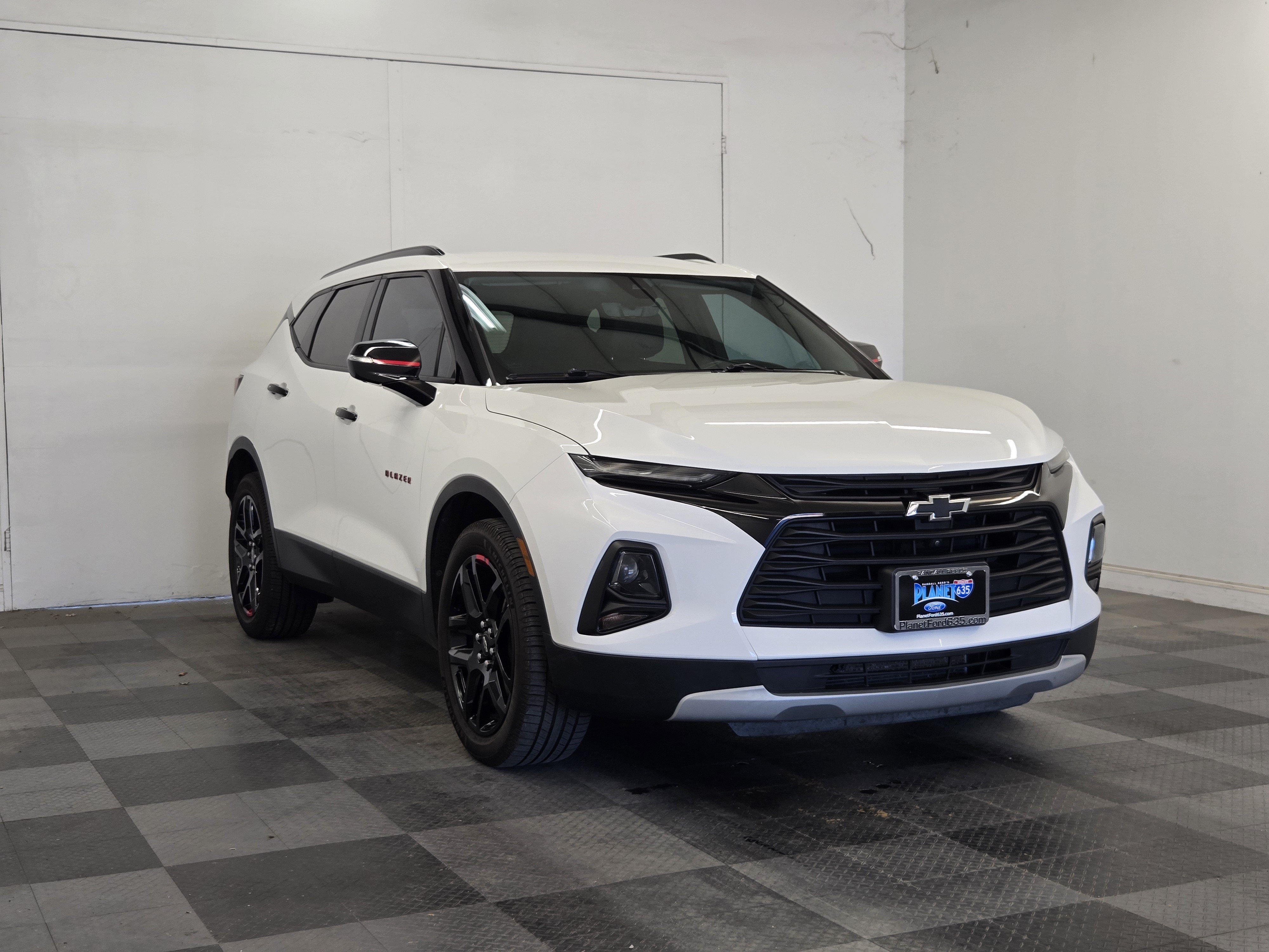 Used 2022 Chevrolet Blazer LT w/ Redline Edition FWD image 2