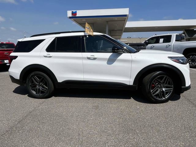 Certified 2025 Ford Explorer ST-Line w/ Premium Package RWD image 2