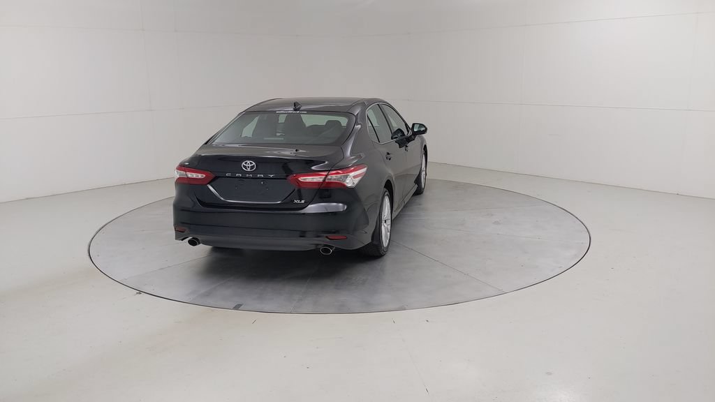 Used 2018 Toyota Camry XLE FWD image 14