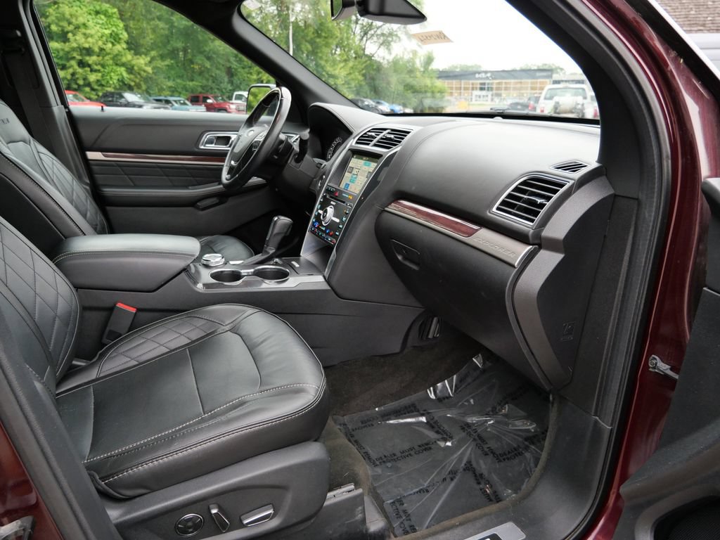 Certified 2018 Ford Explorer Platinum AWD/4WD image 11