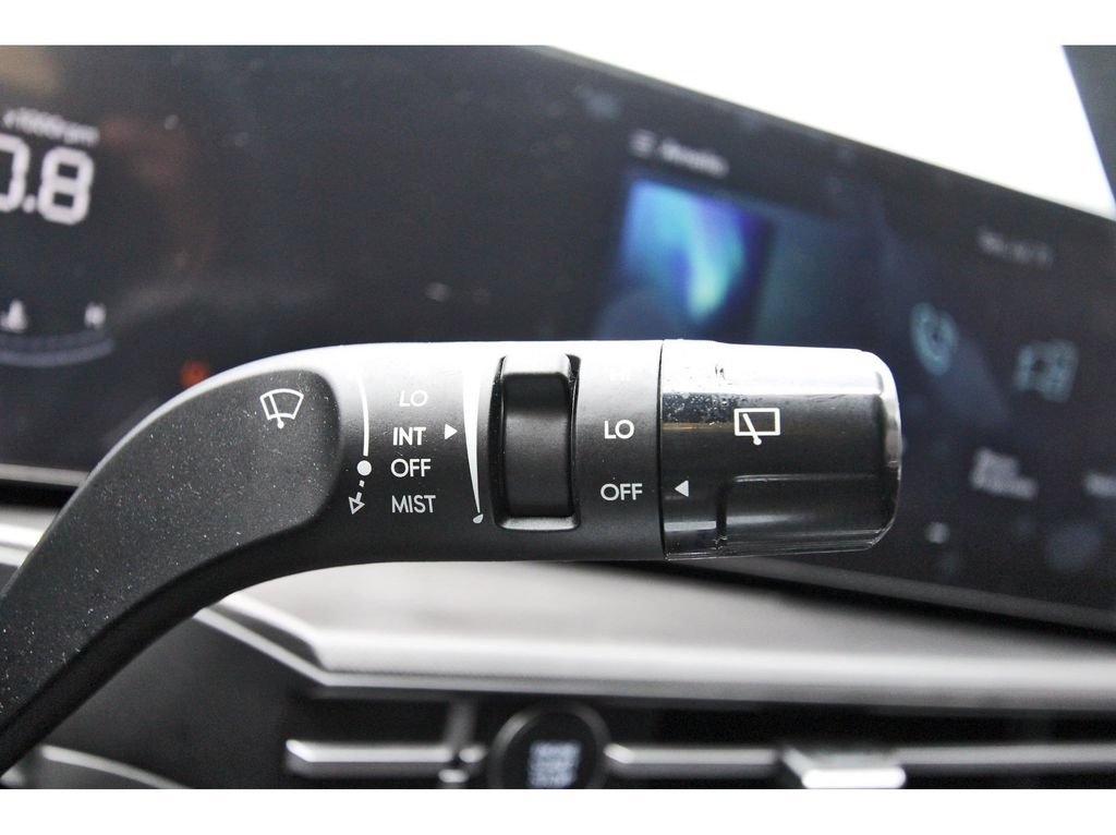 Used 2025 Hyundai Santa Fe SEL FWD image 23