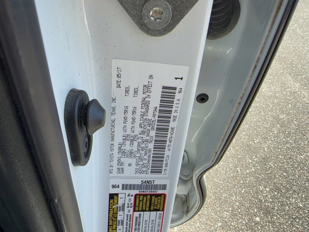 Used 2017 Toyota Tacoma SR5 image 31