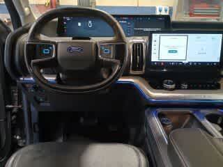 Certified 2025 Ford Expedition Platinum AWD/4WD image 5