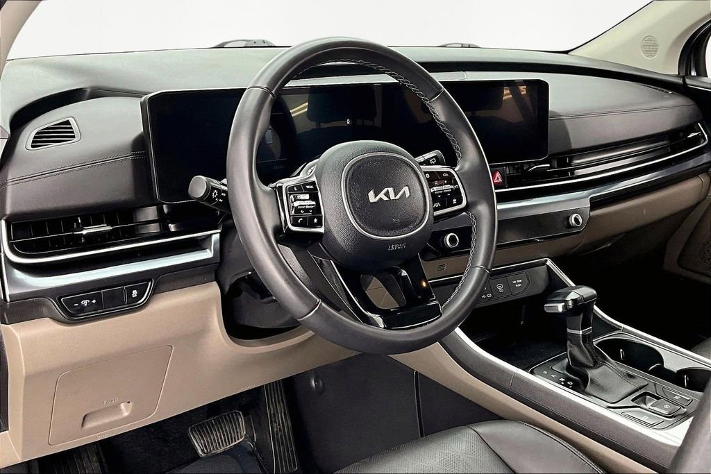 Used 2025 Kia Carnival LXS image 14