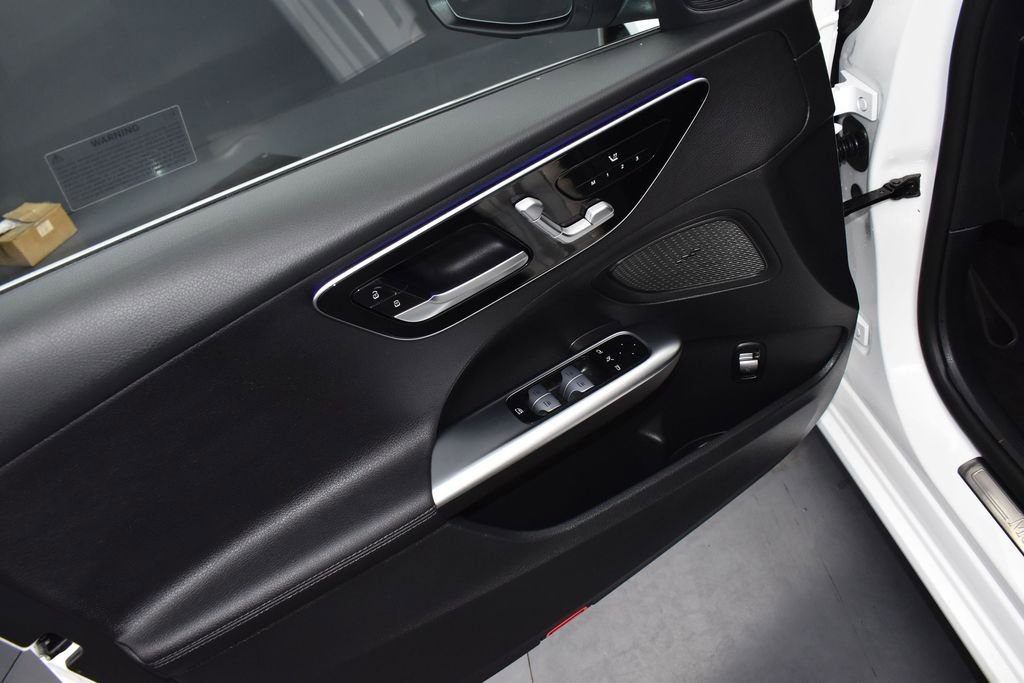 Used 2025 Mercedes-Benz C 300 Sedan image 9