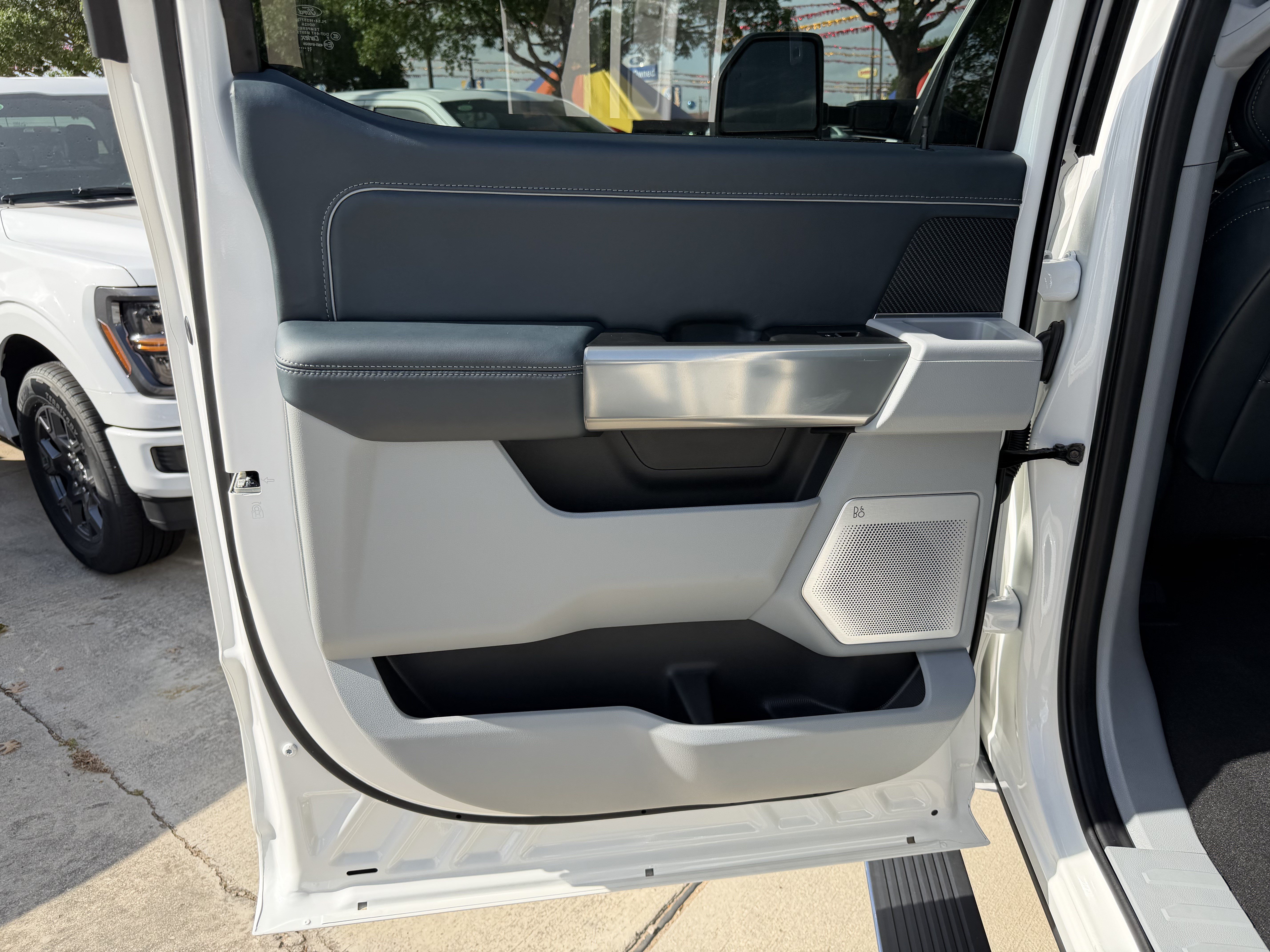 Certified 2024 Ford F250 Limited AWD/4WD image 16