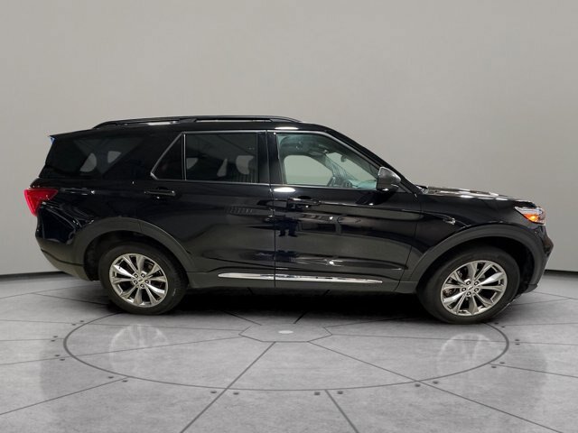 Certified 2023 Ford Explorer XLT w/ Equipment Group 202A AWD/4WD image 2