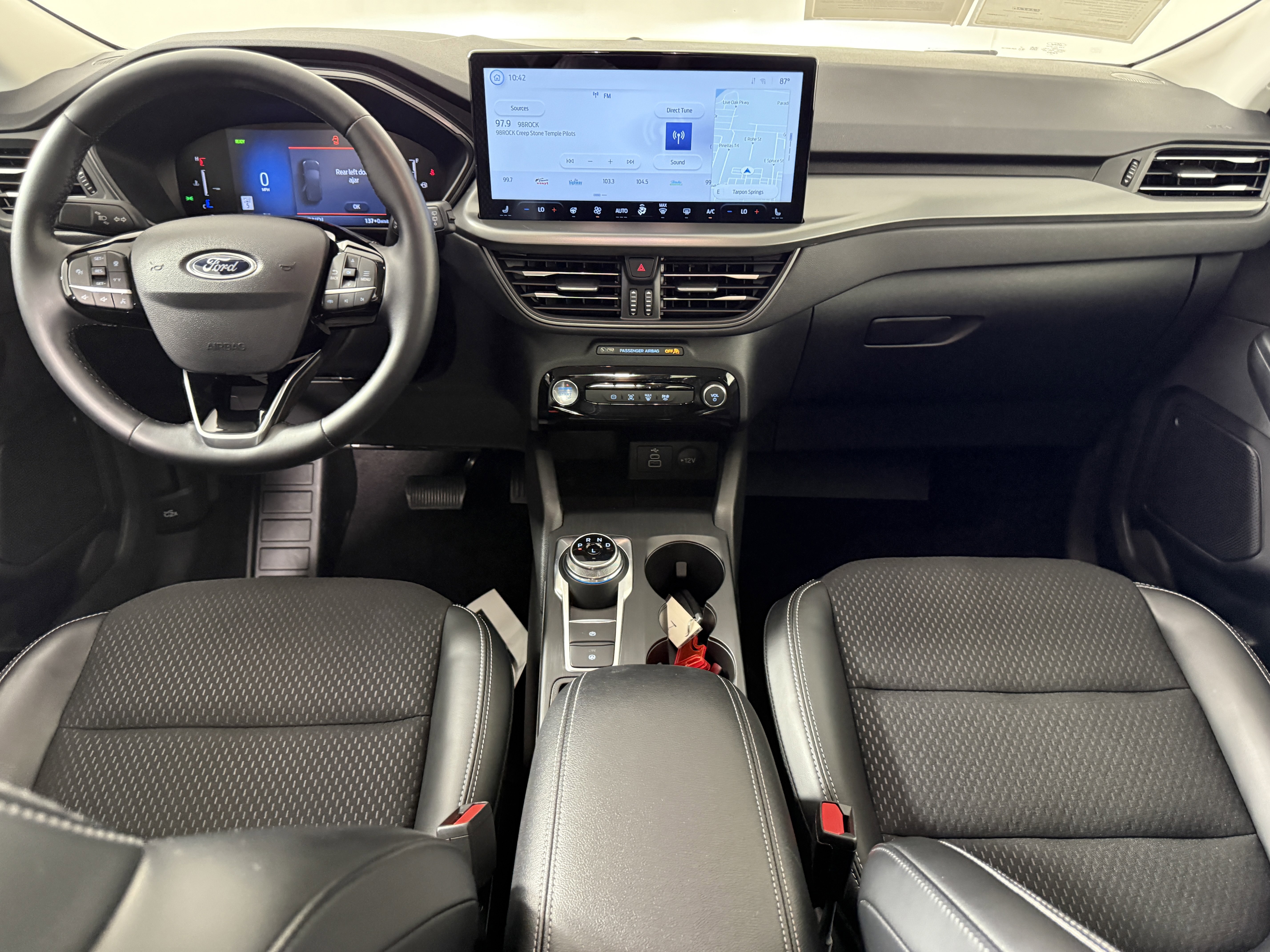 Certified 2025 Ford Escape SE FWD image 9