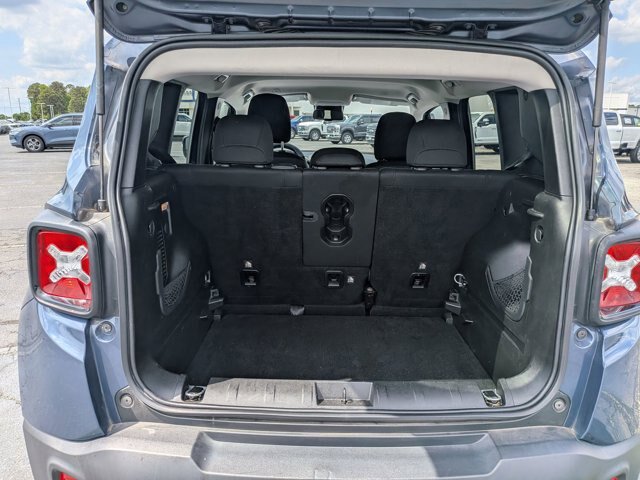 Used 2020 Jeep Renegade Altitude FWD image 30