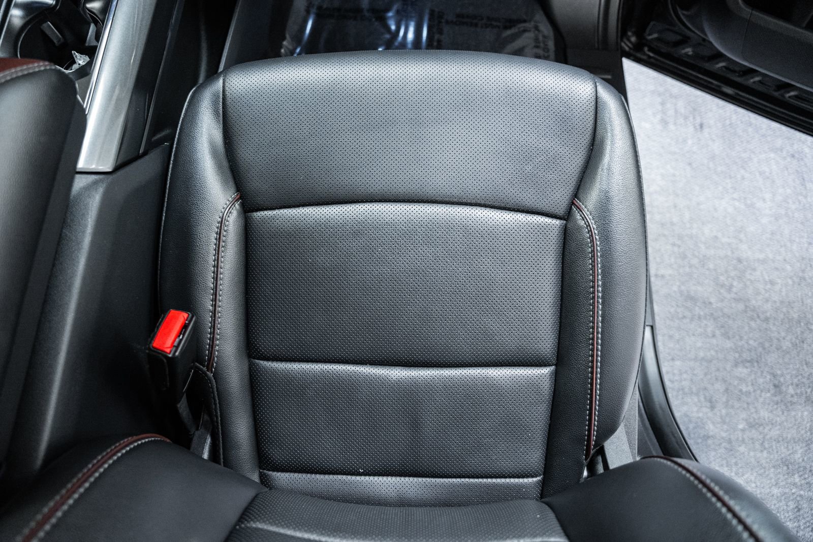 Certified 2023 Ford F150 Lariat w/ Equipment Group 502A High image 38