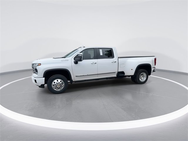 Used 2024 Chevrolet Silverado 3500 High Country w/ High Country Premium Package image 2