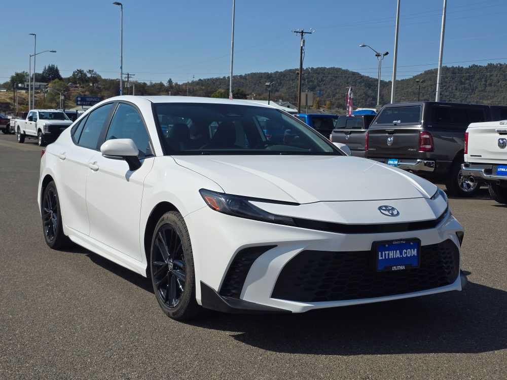 Used 2025 Toyota Camry SE FWD image 7