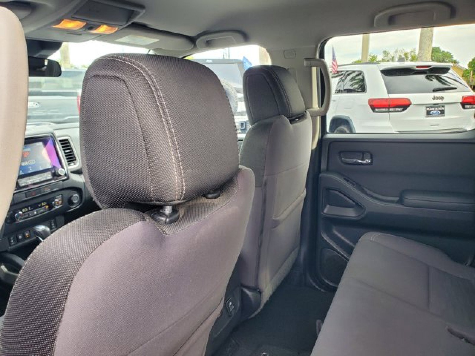 Used 2022 Nissan Frontier SV image 26