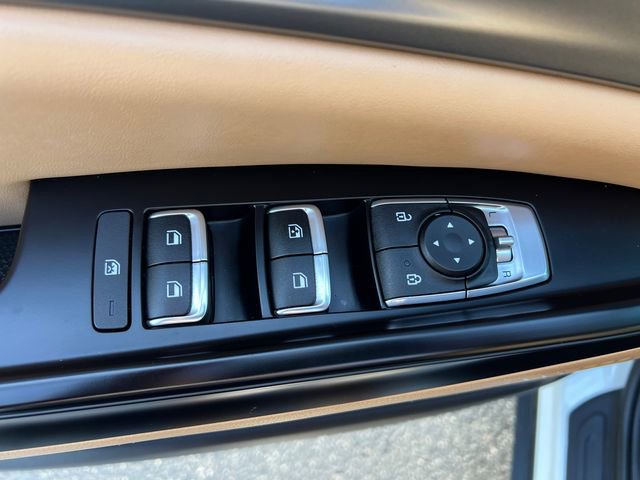 Used 2023 Kia Carnival LX FWD image 12
