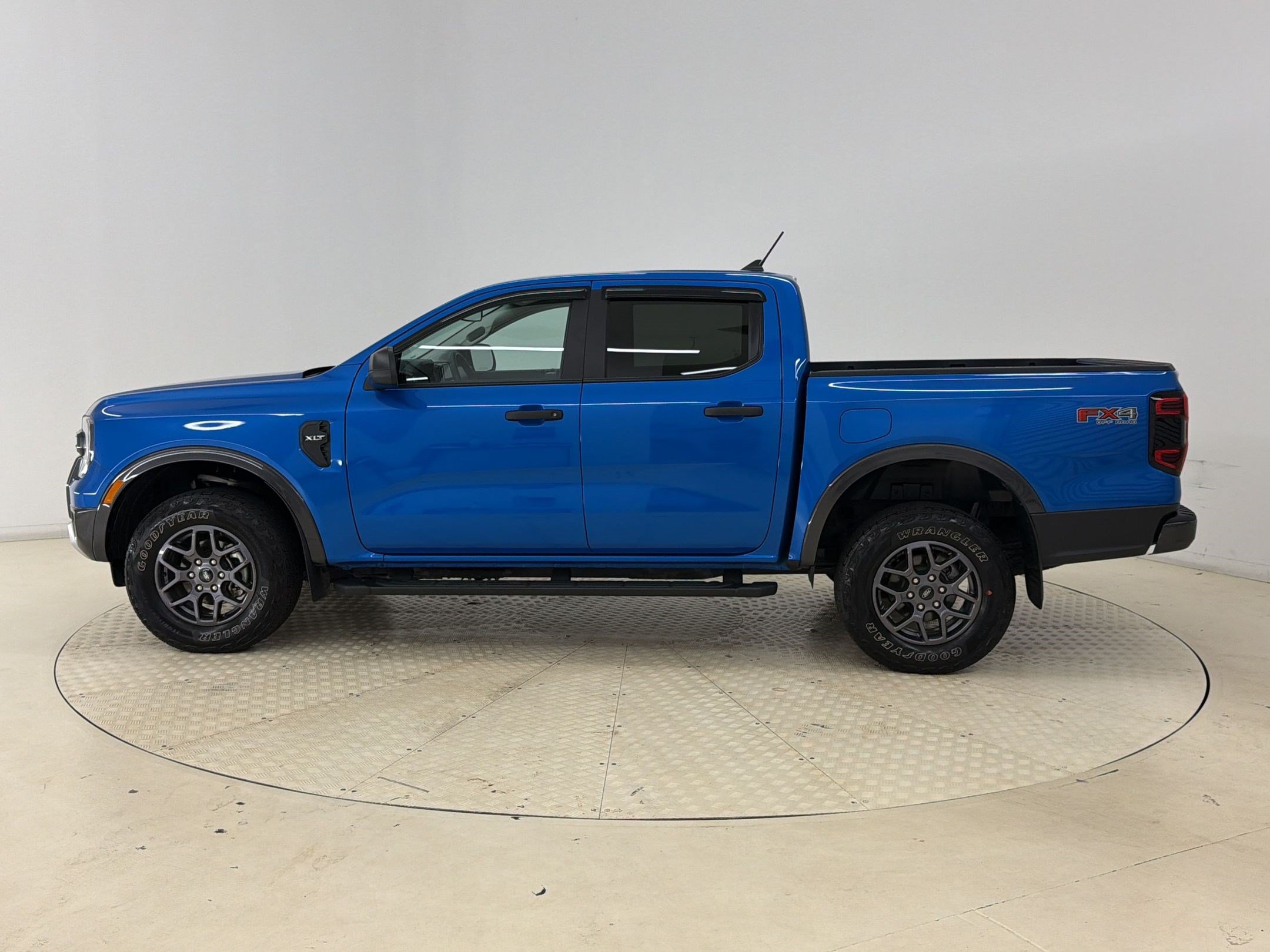Certified 2024 Ford Ranger XLT w/ FX4 Off-Road Package AWD/4WD image 2