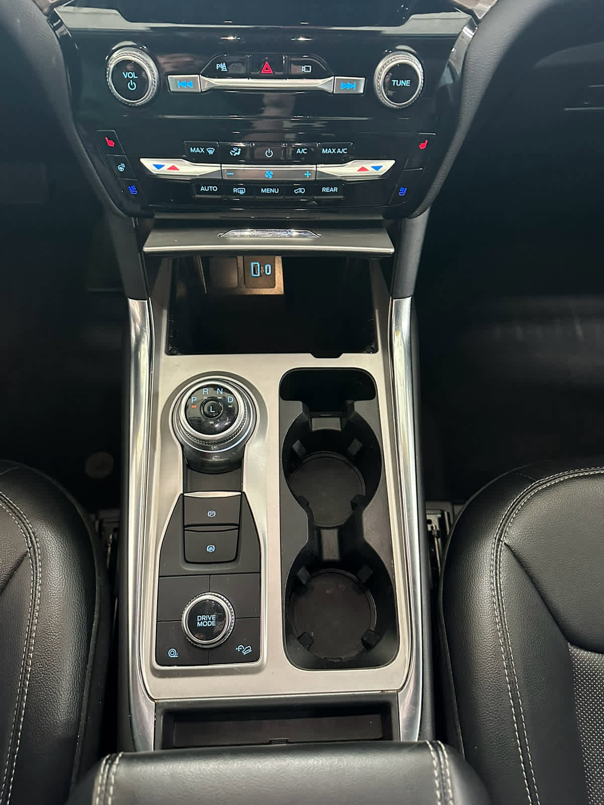 Certified 2023 Ford Explorer Limited w/ Limited Technology Package image 36