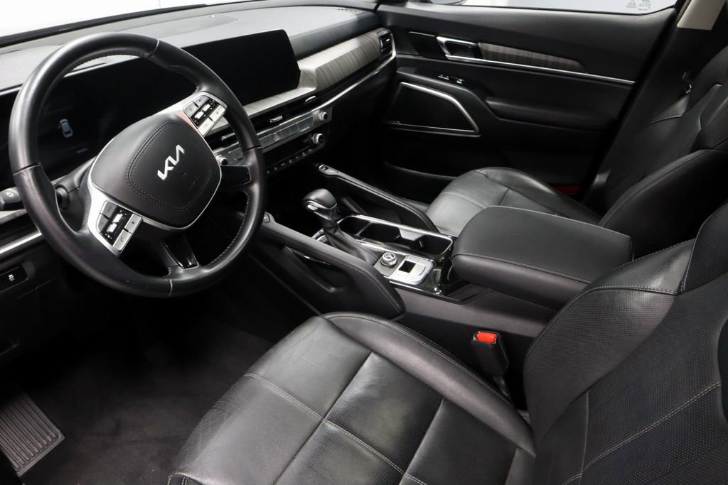 Used 2023 Kia Telluride EX w/ EX Captain's Chair Package FWD image 26