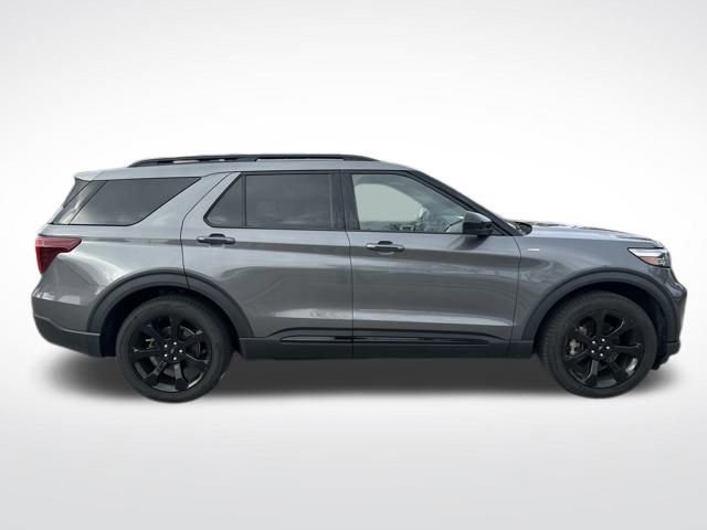 Certified 2022 Ford Explorer ST-Line w/ Class IV Trailer Tow Package image 2