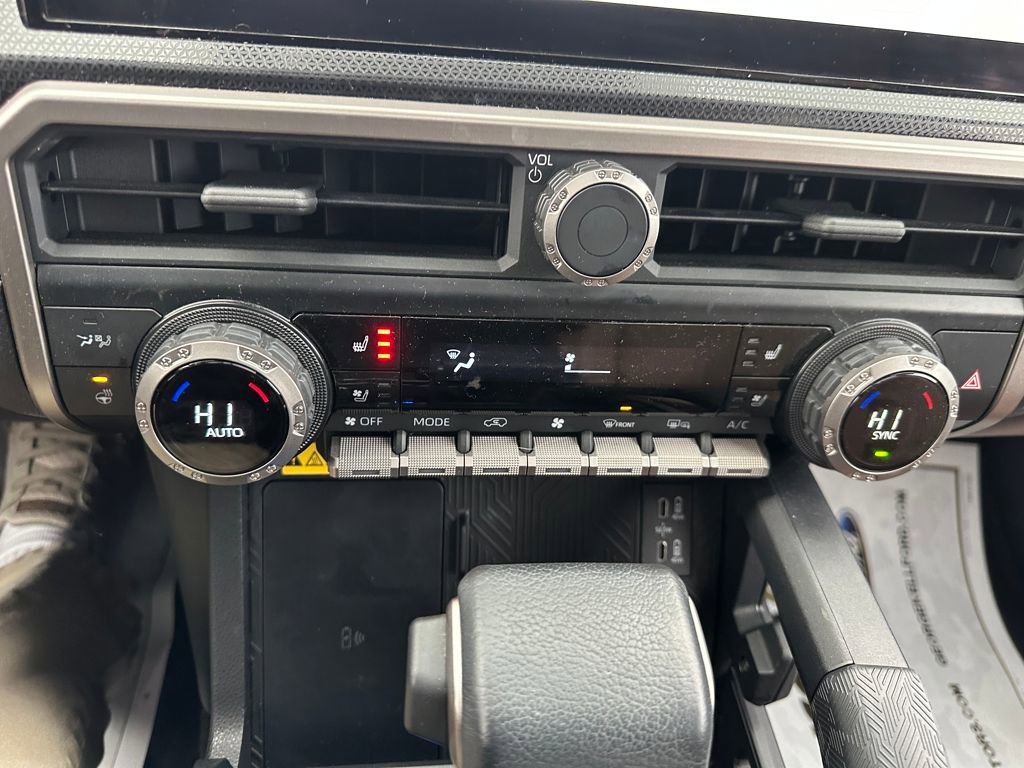 Used 2025 Toyota 4Runner Limited image 10