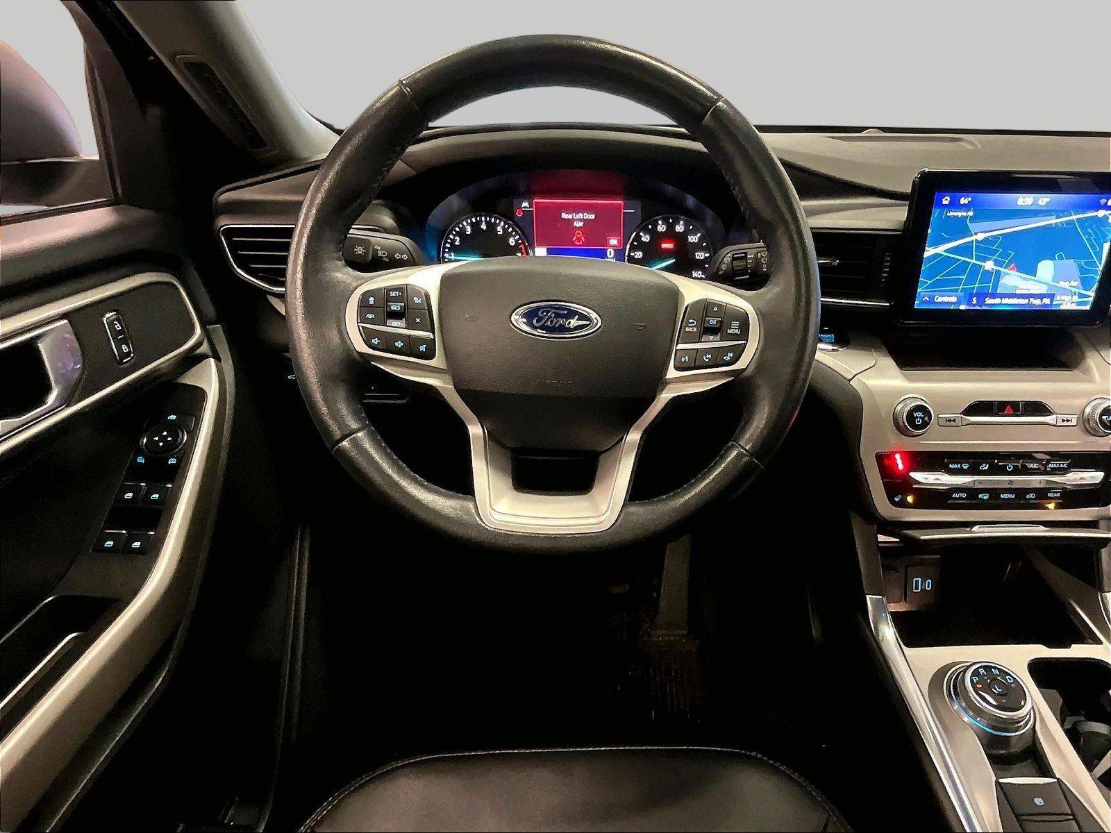 Certified 2023 Ford Explorer XLT w/ Equipment Group 202A image 5