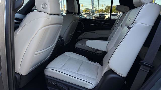 Used 2021 Cadillac Escalade Sport w/ Driver Assist Tech Package AWD/4WD image 27