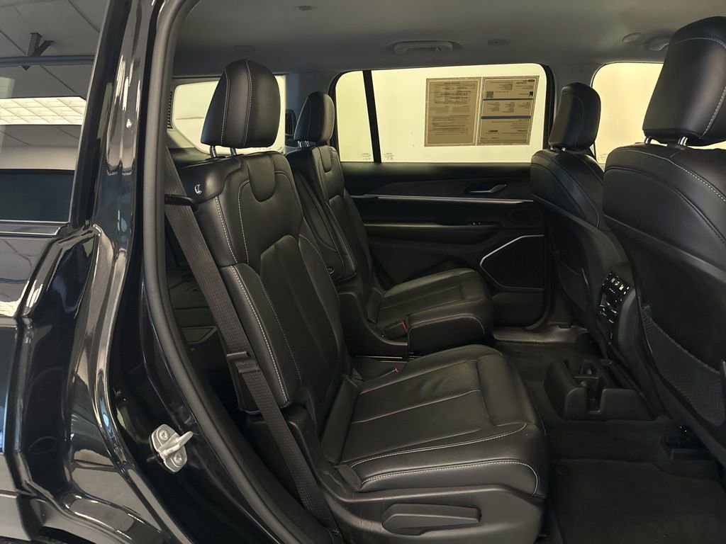 Used 2022 Jeep Grand Cherokee L Limited image 32