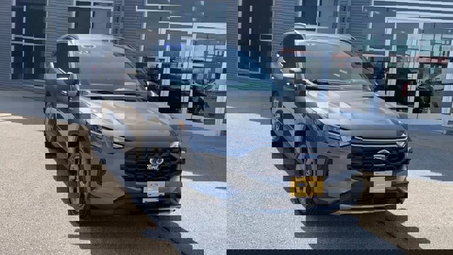 Certified 2025 Ford Escape ST-Line w/ Cold Weather Package FWD image 4