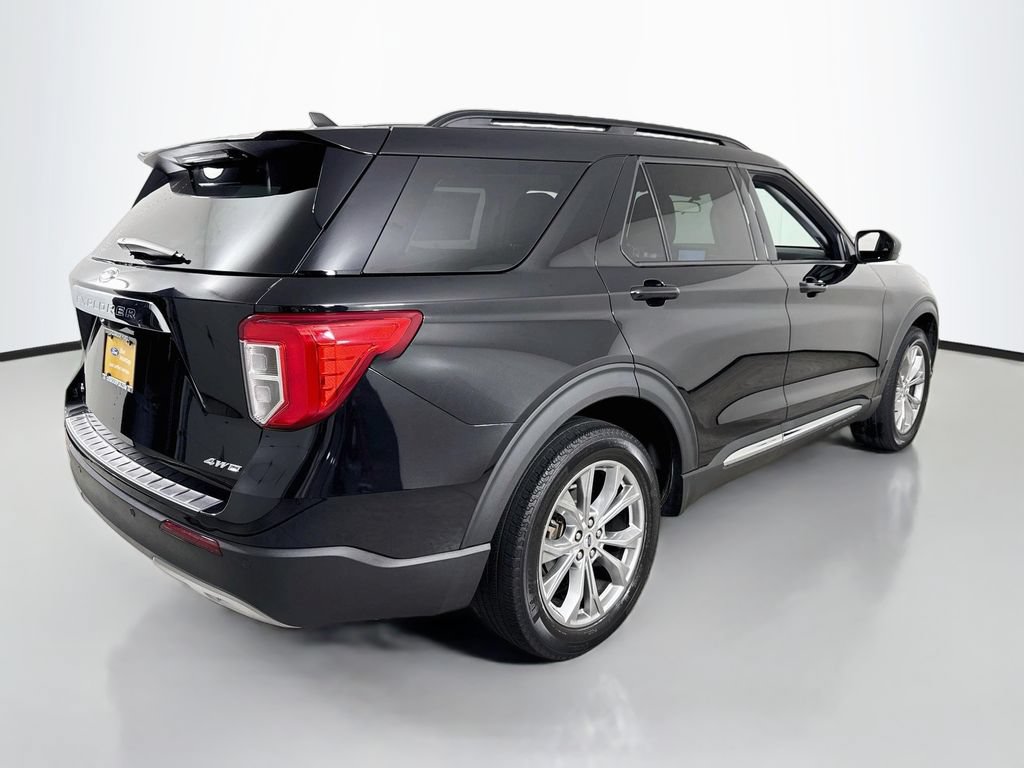 Certified 2023 Ford Explorer XLT w/ Equipment Group 202A AWD/4WD image 7