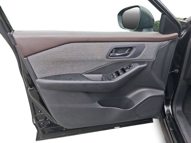 Used 2023 Nissan Rogue S AWD/4WD image 11