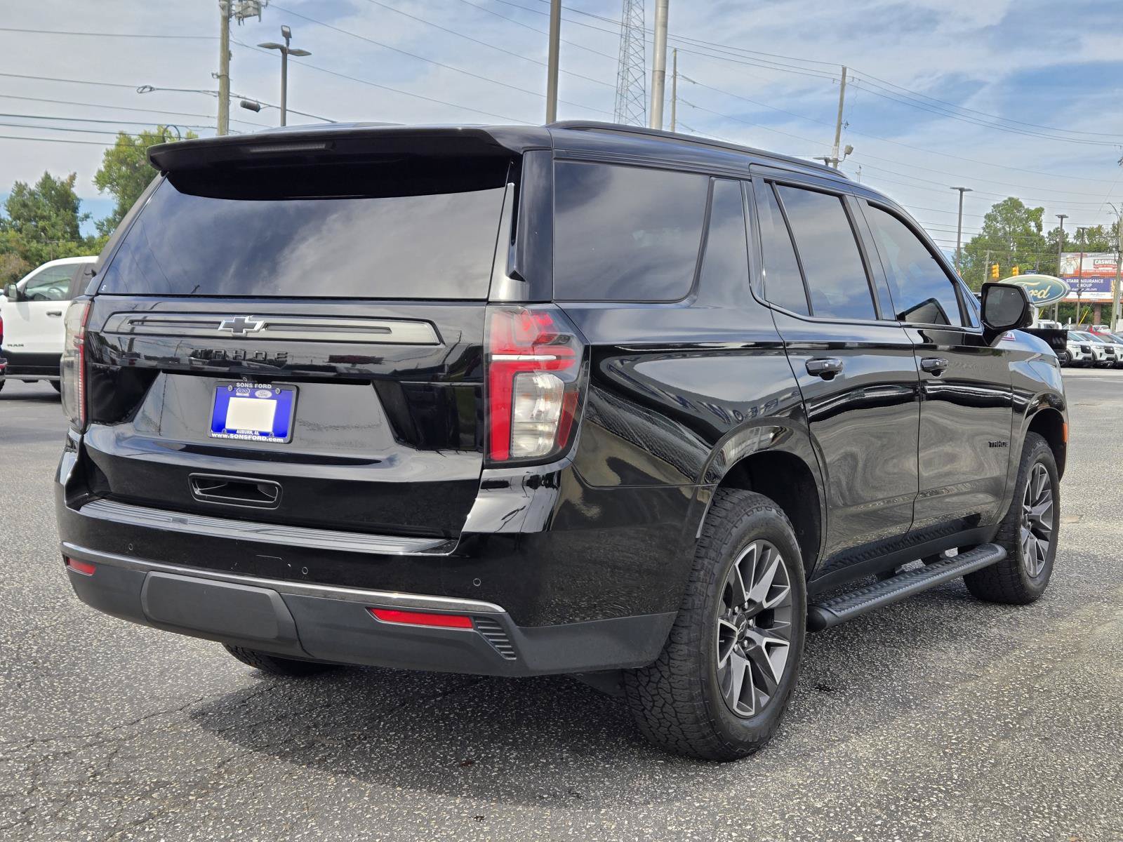 Used 2022 Chevrolet Tahoe Z71 w/ Luxury Package AWD/4WD image 8