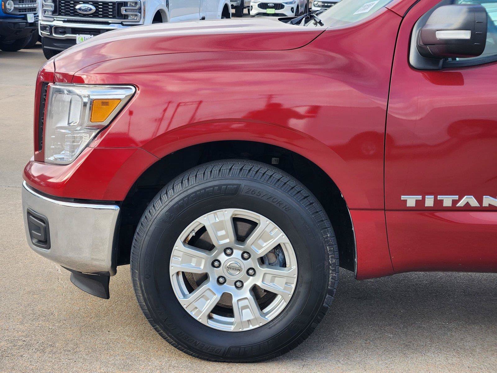 Used 2019 Nissan Titan SV RWD image 7