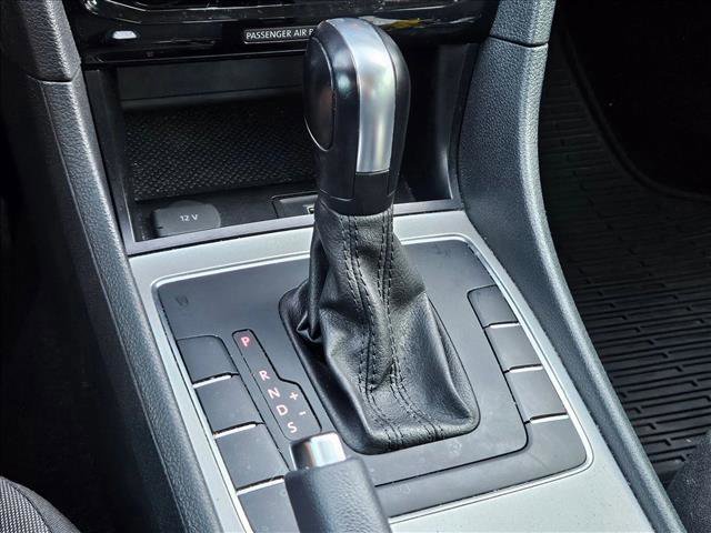 Used 2020 Volkswagen Passat 2.0T S image 10