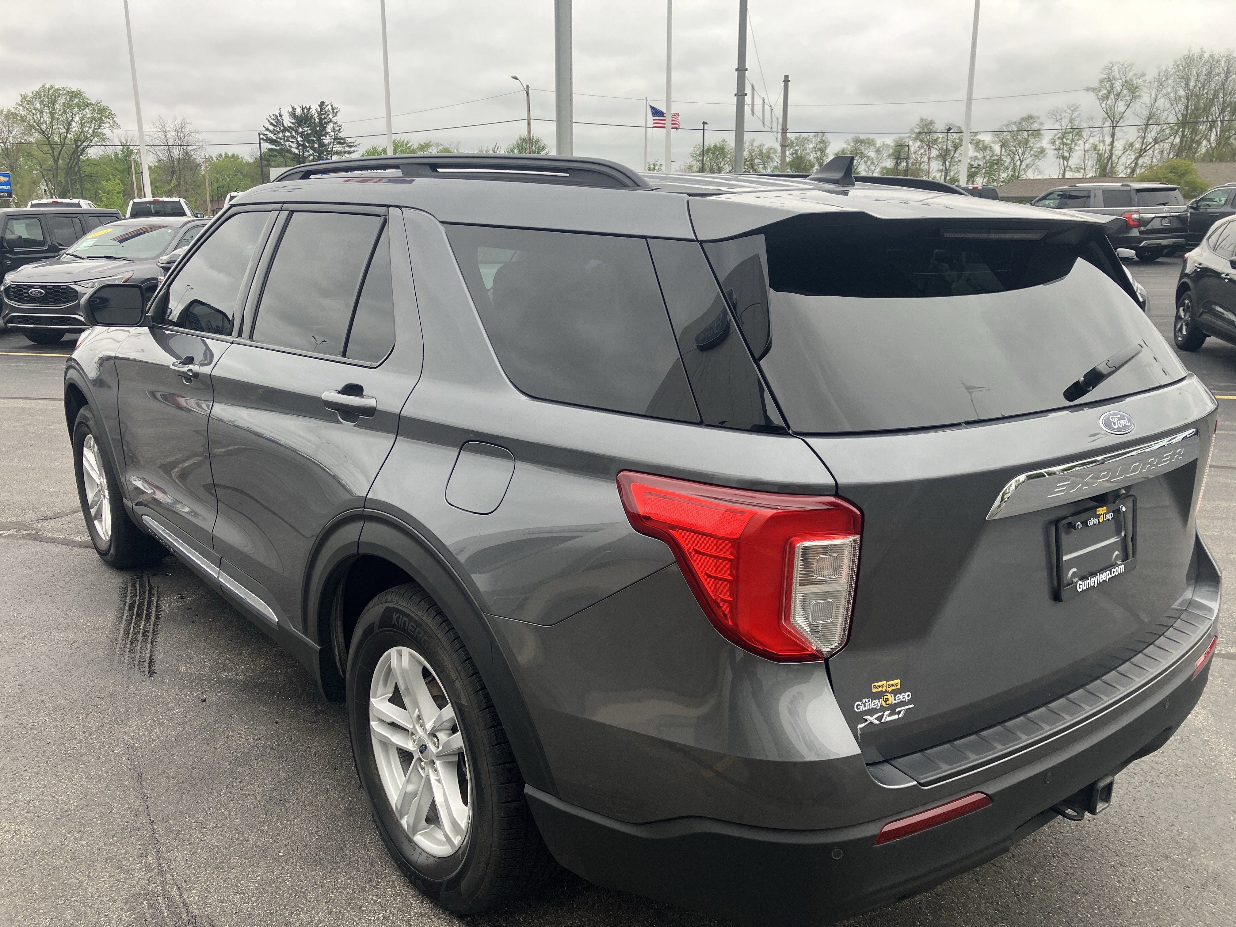 Certified 2021 Ford Explorer XLT w/ Class III Trailer Tow Package RWD image 5