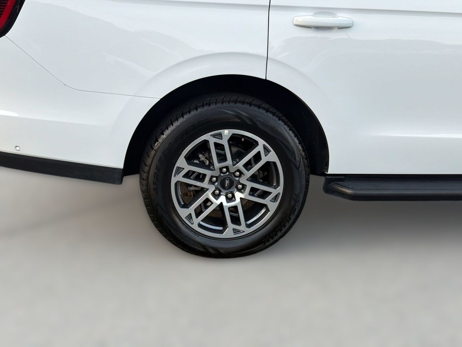 Certified 2025 Ford Expedition Active AWD/4WD image 12