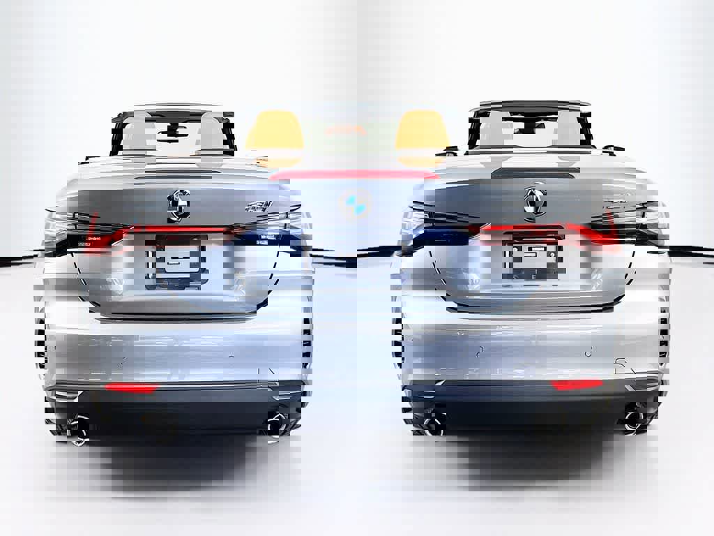 Used 2023 BMW 430i Convertible image 4