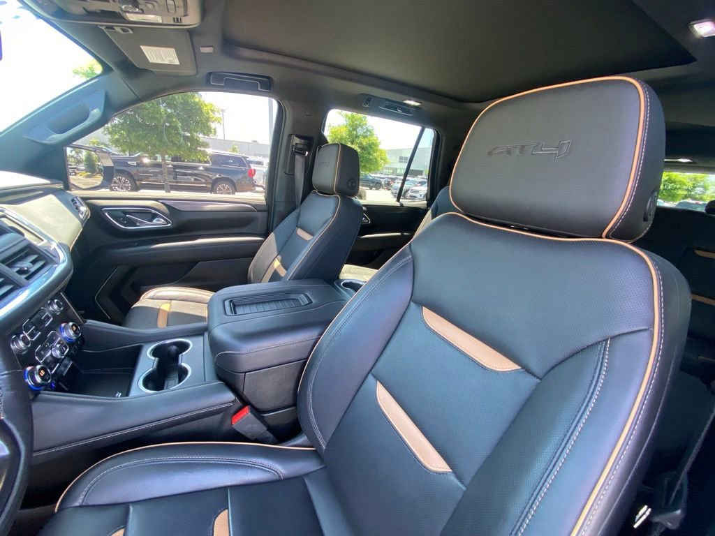 Used 2023 GMC Yukon AT4 w/ Technology Package AWD/4WD image 19