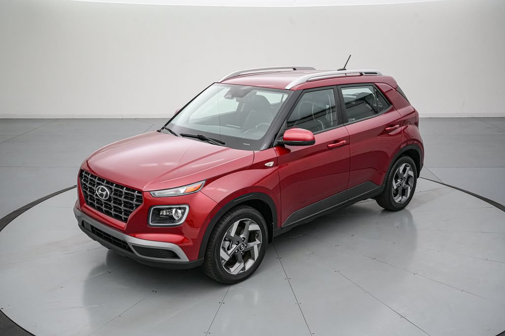 Used 2025 Hyundai Venue Limited FWD image 8