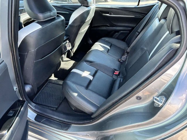 Used 2025 Toyota Camry SE FWD image 14