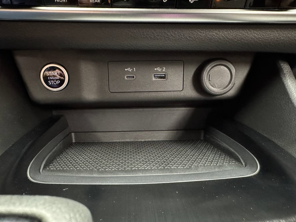Used 2023 Nissan Rogue SV AWD/4WD image 18