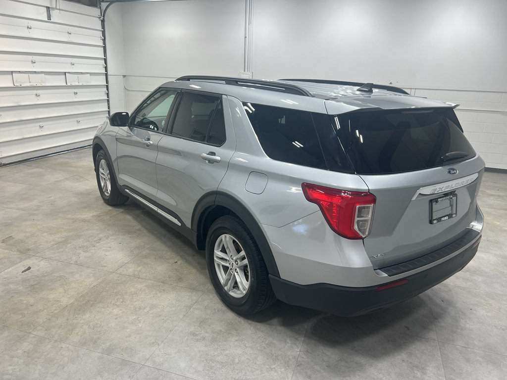 Certified 2024 Ford Explorer XLT RWD image 6