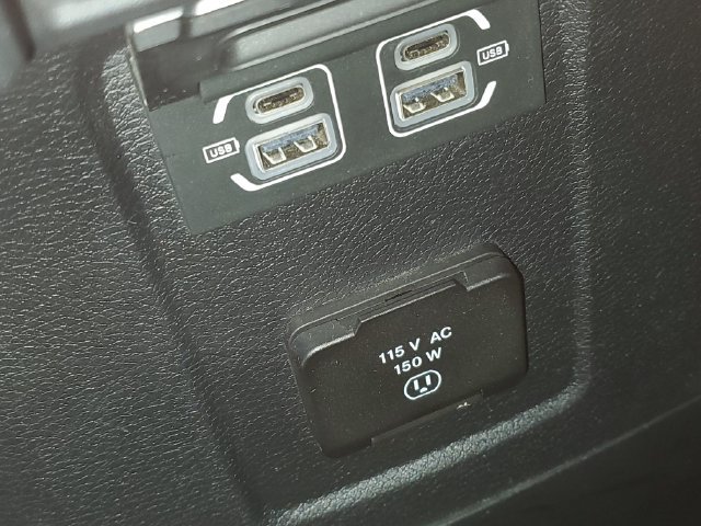 Used 2024 Jeep Wrangler Unlimited Sahara AWD/4WD image 26